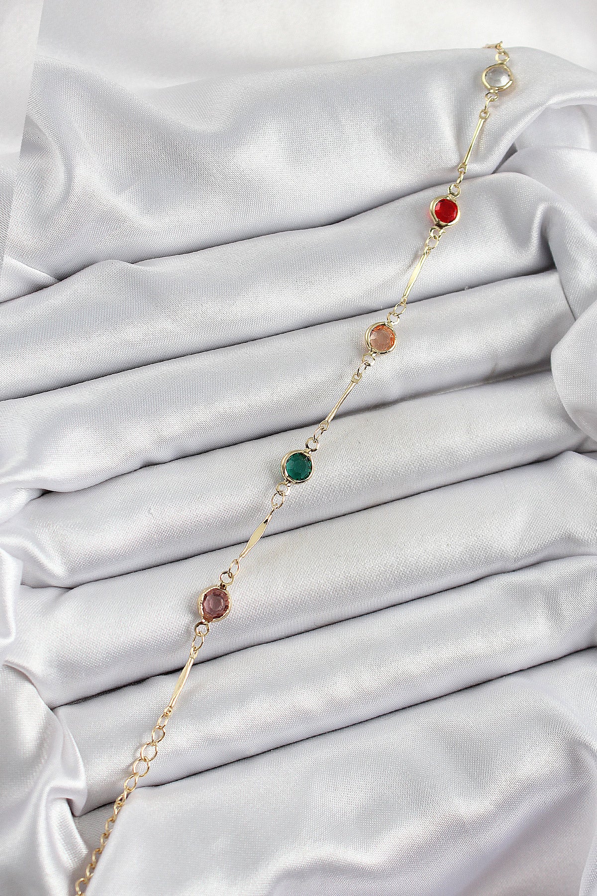 Pirinç Asorti Model Gold Renk Zirkon Taşlı Kadın Bileklik