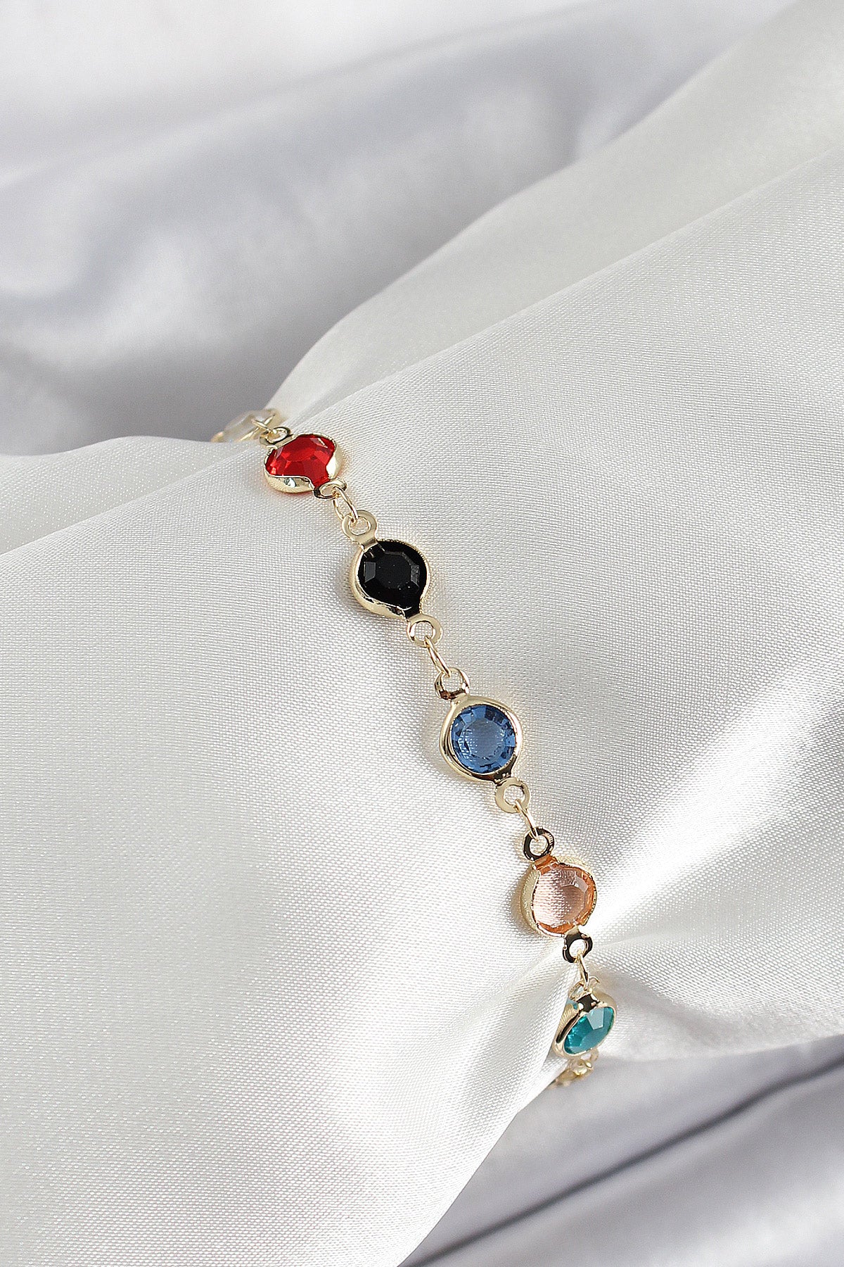 Pirinç Asorti Model Gold Renk Zirkon Taşlı Kadın Bileklik