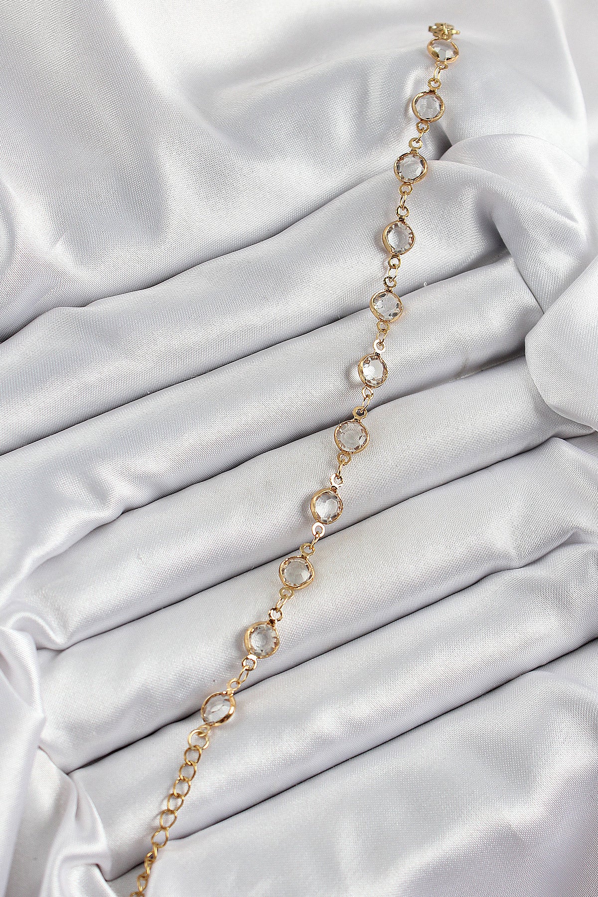 Pirinç Gold Renk Zirkon Taşlı Kadın Bileklik